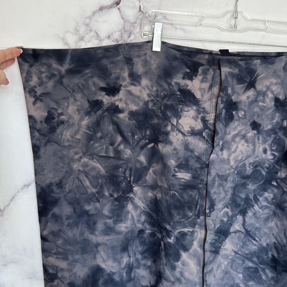 LULULEMON Customizable Snap Scarf OS Diamond Dye Lunar Rock True Navy - Picture 5 of 9